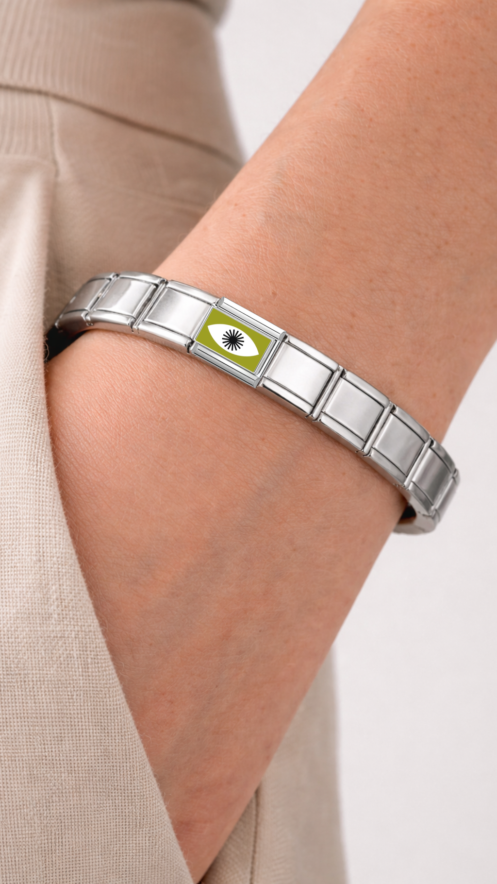 charm ojo verde