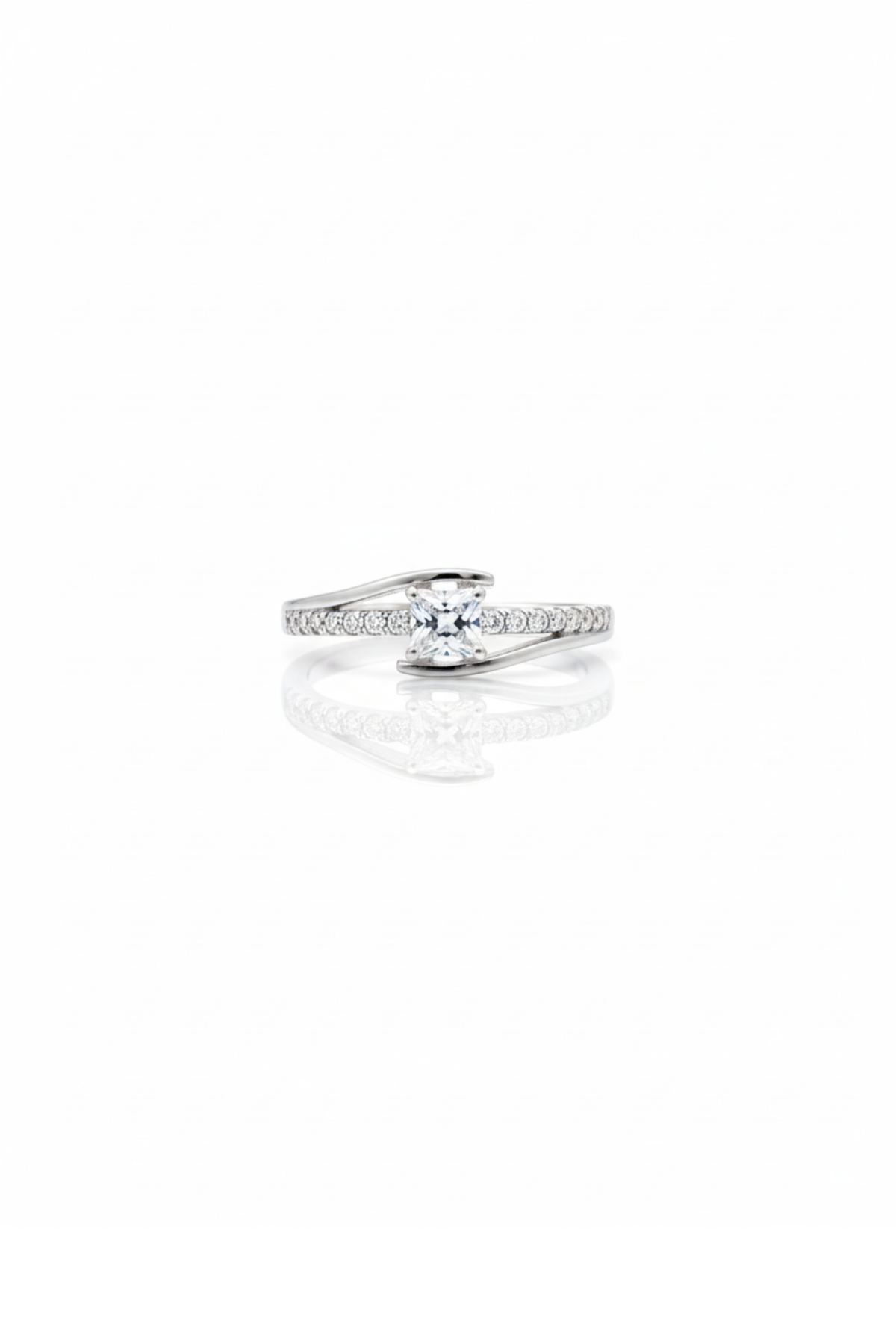 Anillo Amira